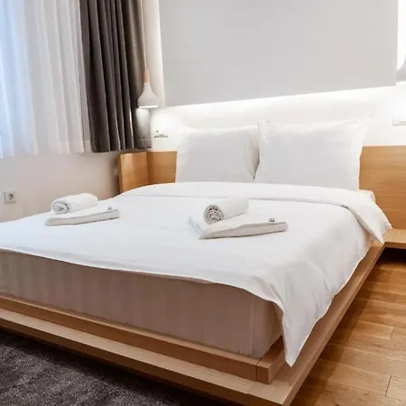 Zlatni Javor - 511 דירה